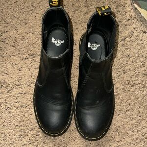 DR MARTEN CHELSEA BOOTS 🖤